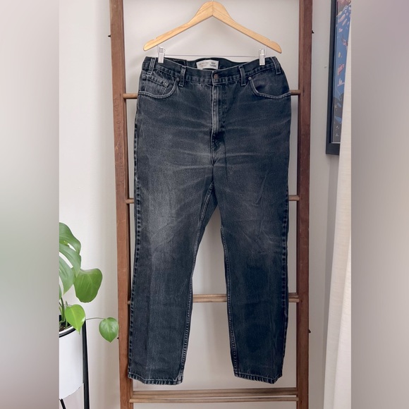 Levi’s Distressed Jeans - Picture 1 of 6